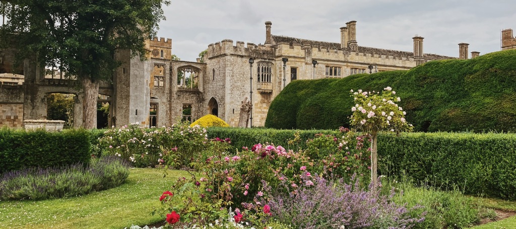 A Castle & A Handfasting: The Final Part of Our Time in the Cotswolds